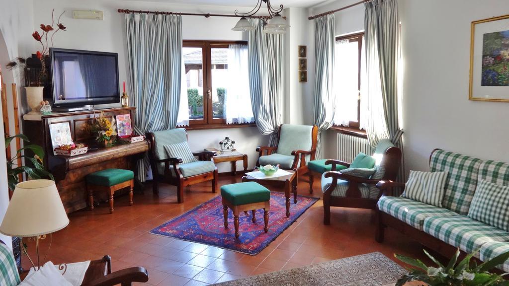 Hotel Piccolo Mondo ボルミオ エクステリア 写真