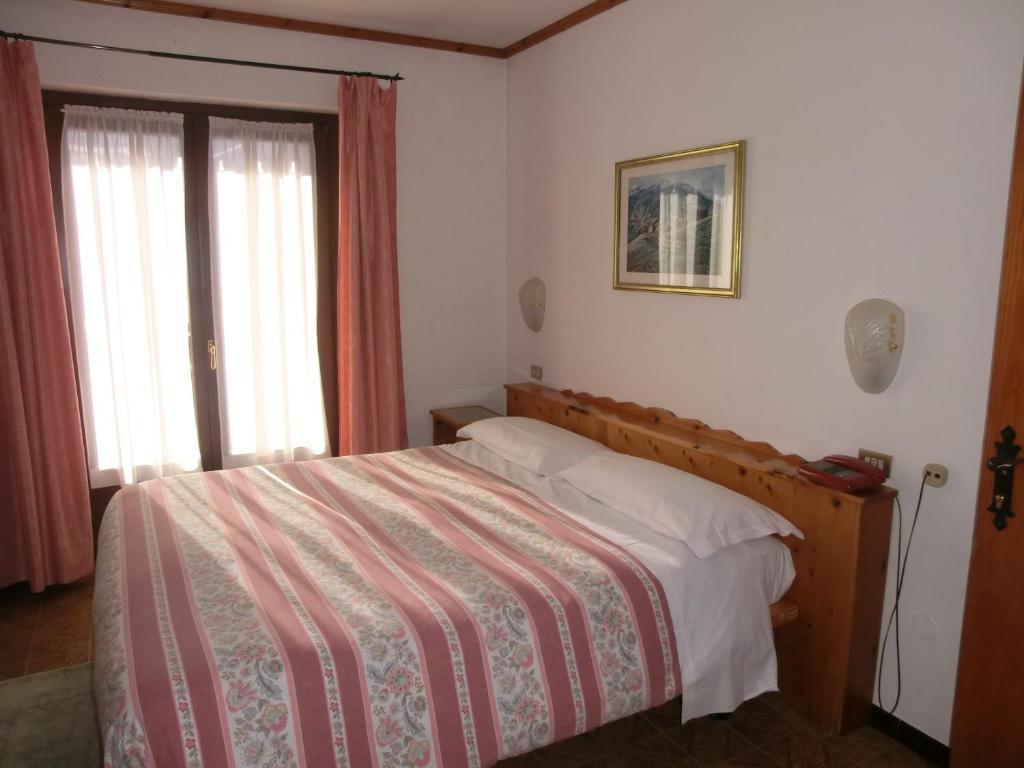 Hotel Piccolo Mondo ボルミオ 部屋 写真