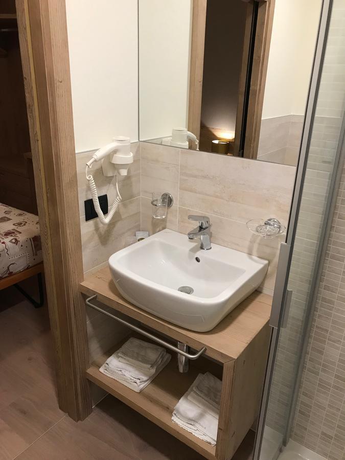 Hotel Piccolo Mondo ボルミオ エクステリア 写真