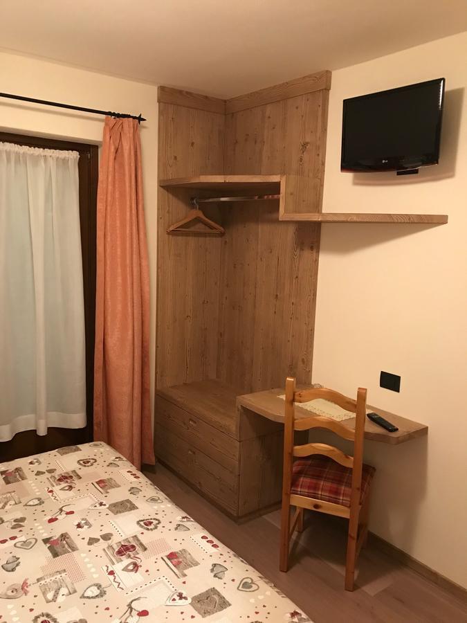 Hotel Piccolo Mondo ボルミオ エクステリア 写真